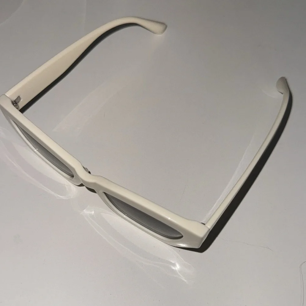 Anthropologie Cream Blocked Cat-Eye Sunglasses - Picture 3 of 5